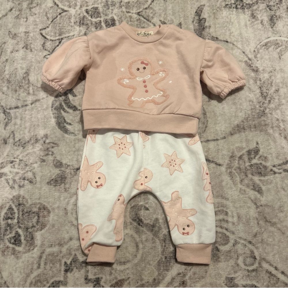 NWOT Kit + Pearl Pink & White Gingerbread Baby Girl Outfit Sweatshirt Pants 0-3